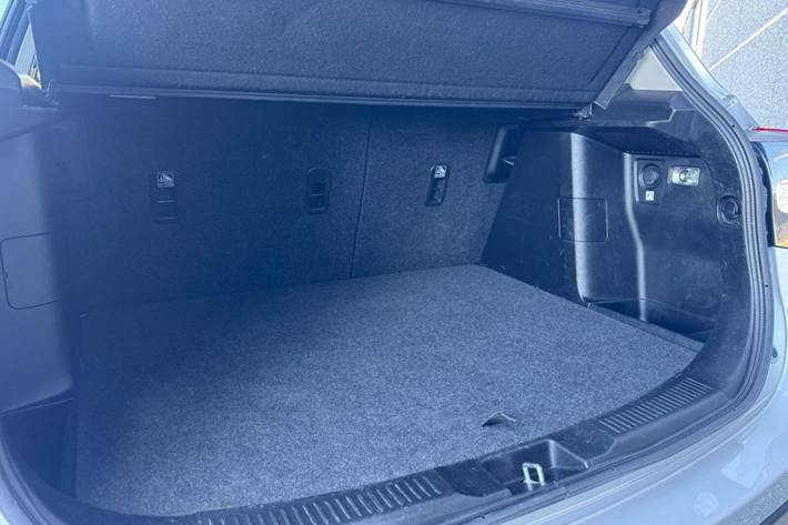 Sølv Suzuki S-Cross fra 2016