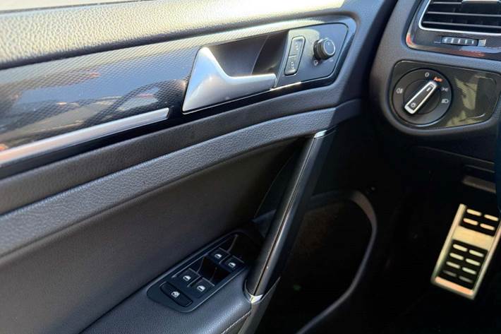 Sort VW Golf VII fra 2015