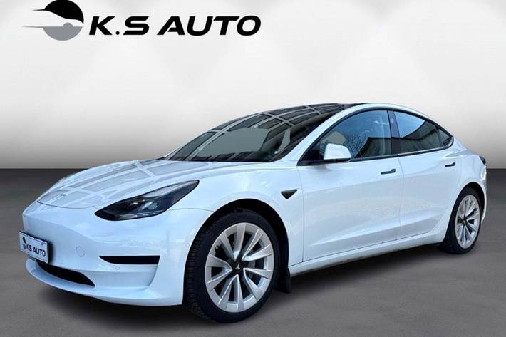 Hvid Tesla Model 3 fra 2022