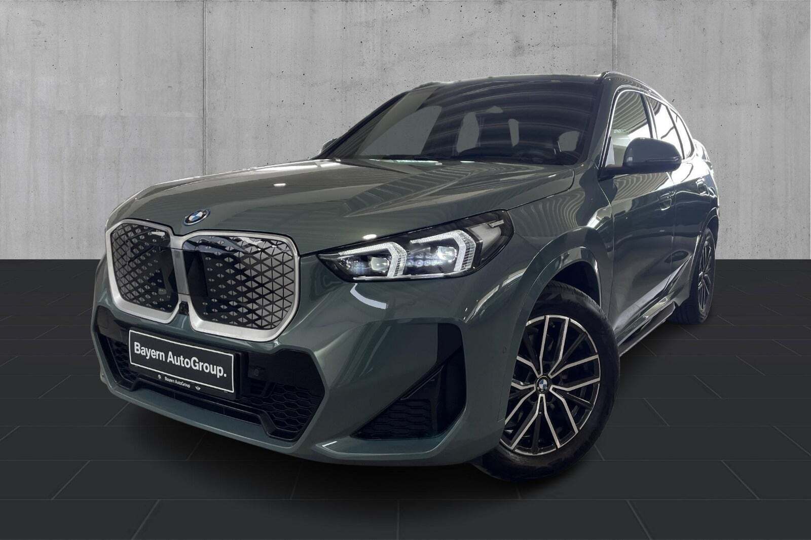 BMW iX1 xDrive30 Fully Charged