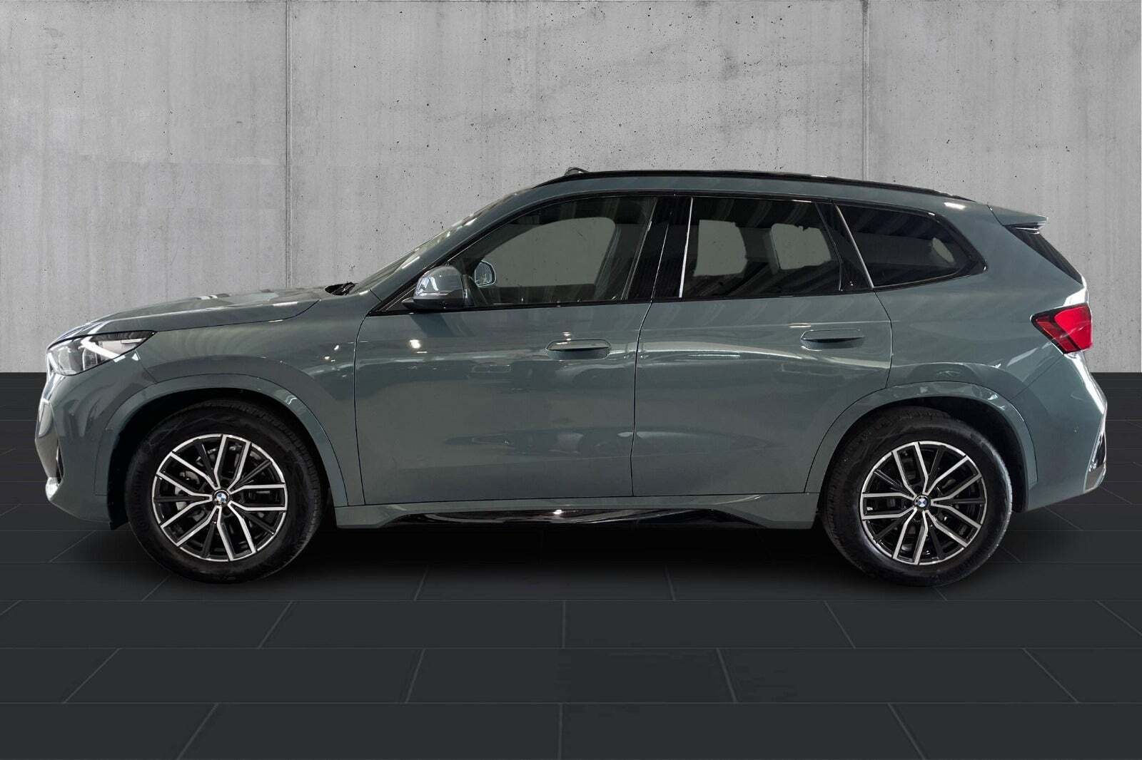 BMW iX1 xDrive30 Fully Charged