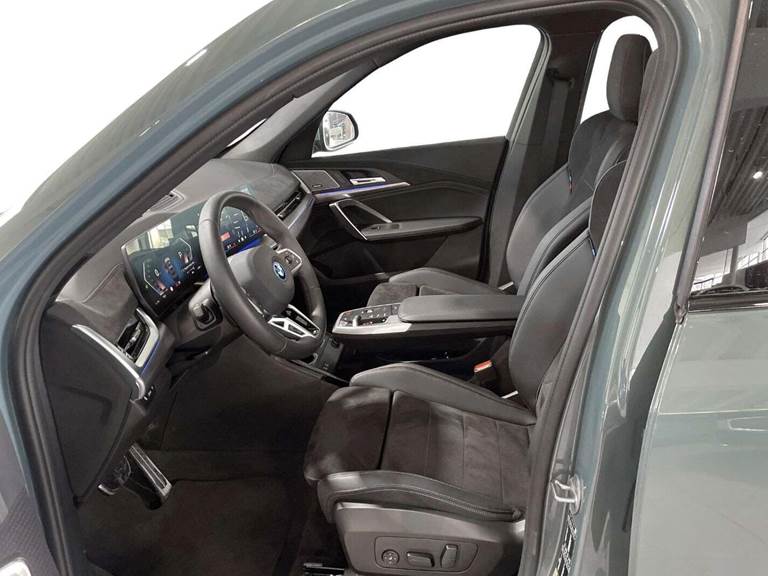 BMW iX1 xDrive30 Fully Charged