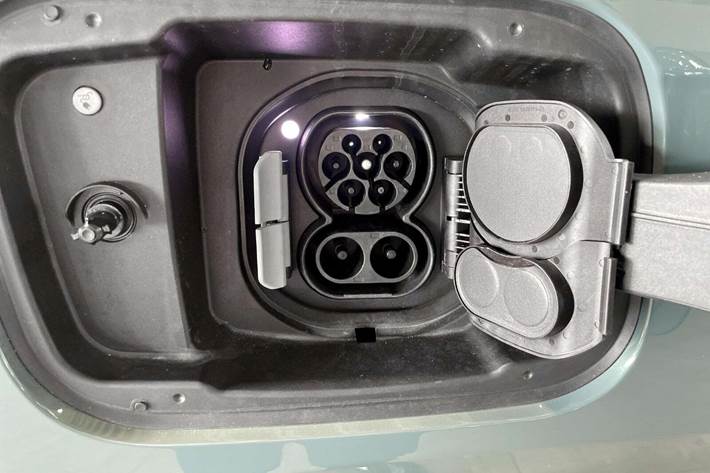 Grøn BMW iX1 fra 2026