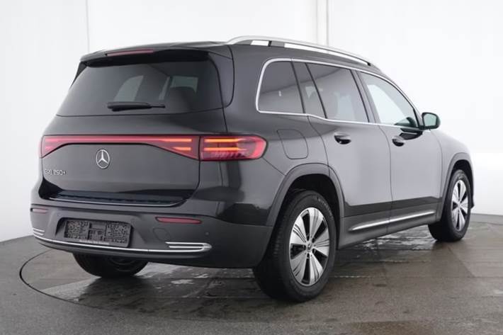 Sort Mercedes EQB250+ fra 2024