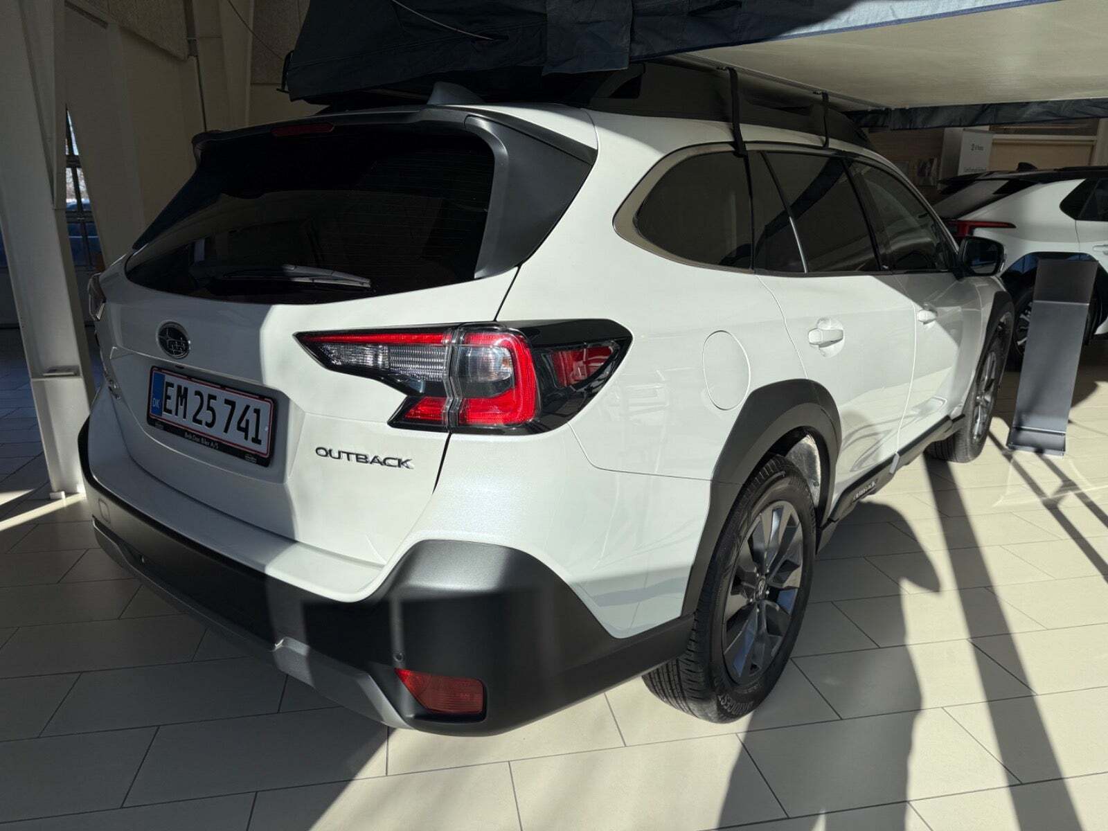 Hvid Subaru Outback fra 2025