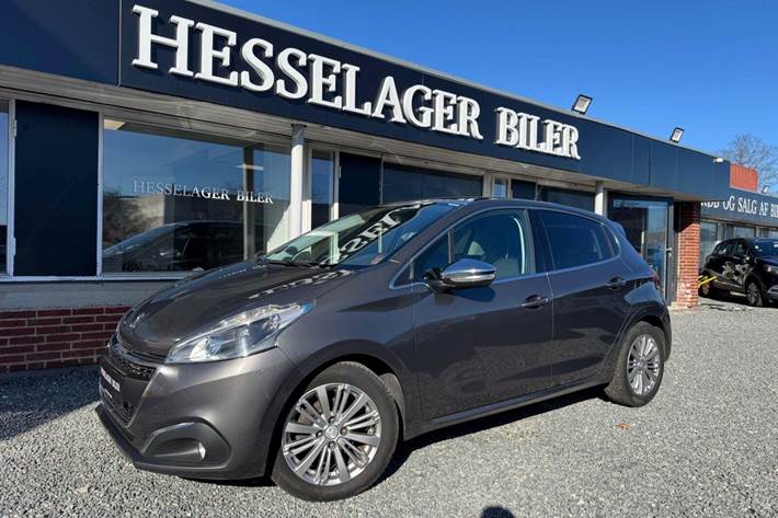 Grå Peugeot 208 fra 2018