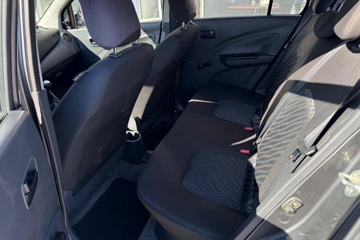 Grå Suzuki Celerio fra 2015