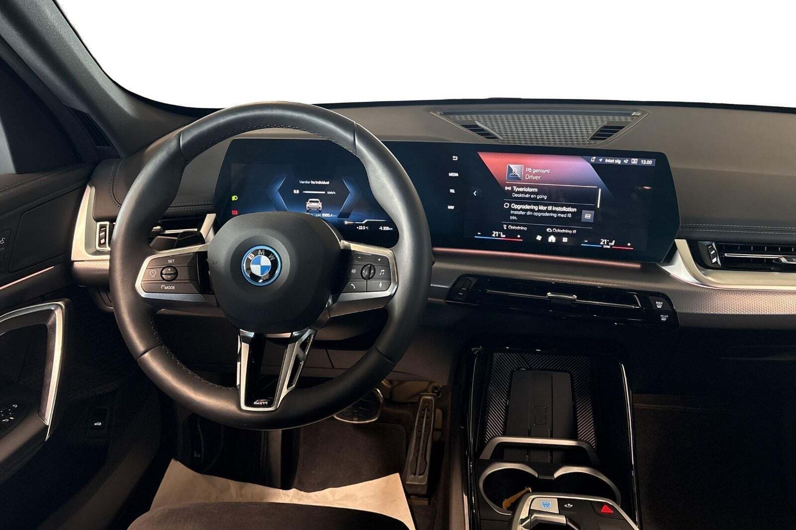 Sølv BMW iX1 fra 2025