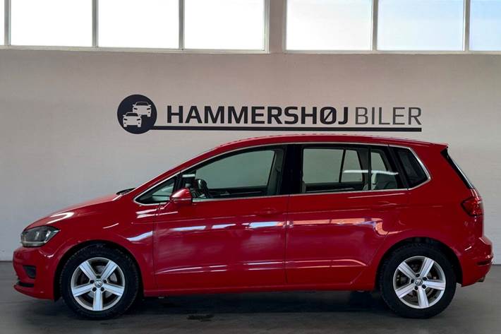 Rød VW Golf Sportsvan fra 2016