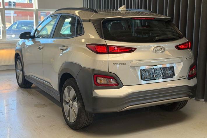 Sølv Hyundai Kona fra 2021