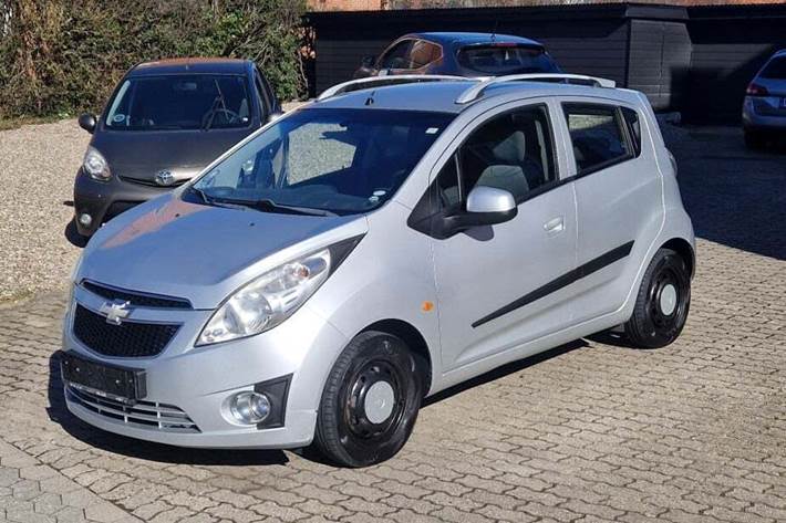 Sølv Chevrolet Spark fra 2010