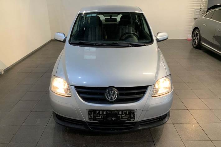 Sølv VW Fox fra 2006