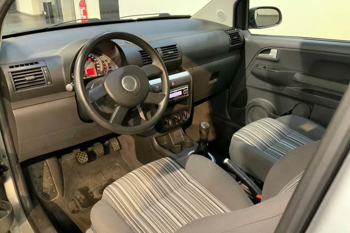 Sølv VW Fox fra 2006