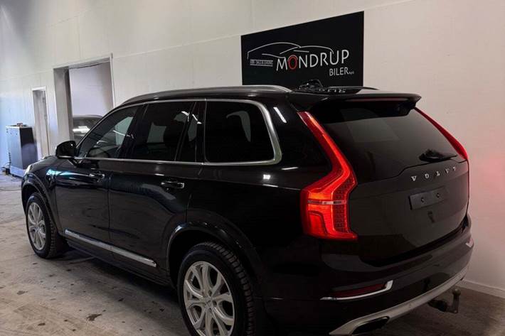 Sort Volvo XC90 fra 2017