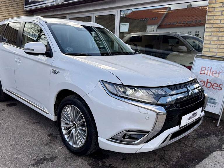 Mitsubishi Outlander 2,4 PHEV Intense CVT 4WD