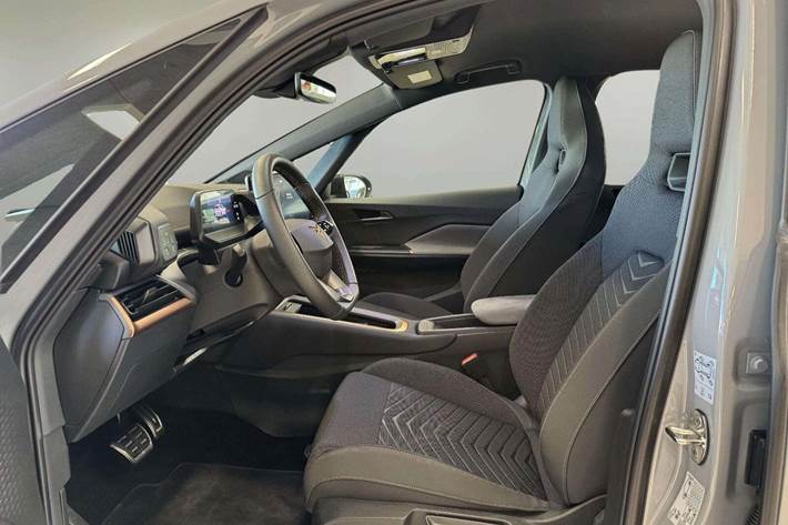 Grå Cupra Born fra 2024