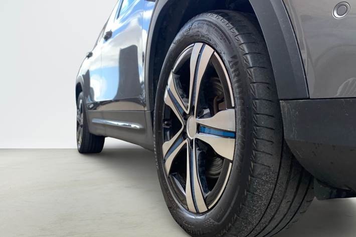 Grå Mercedes EQB300 fra 2022