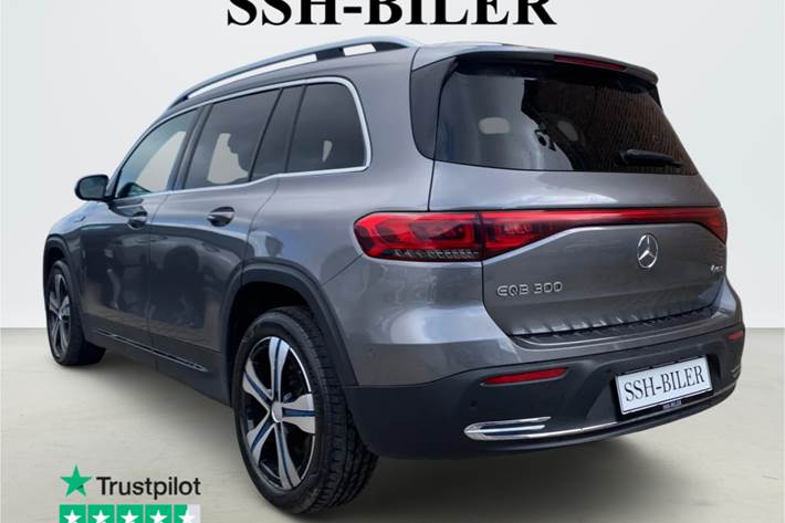Grå Mercedes EQB300 fra 2022
