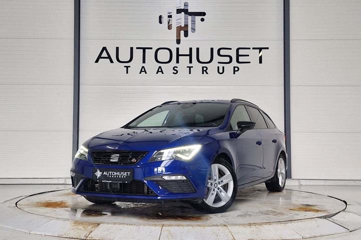 Blå Seat Leon fra 2018 set udefra
