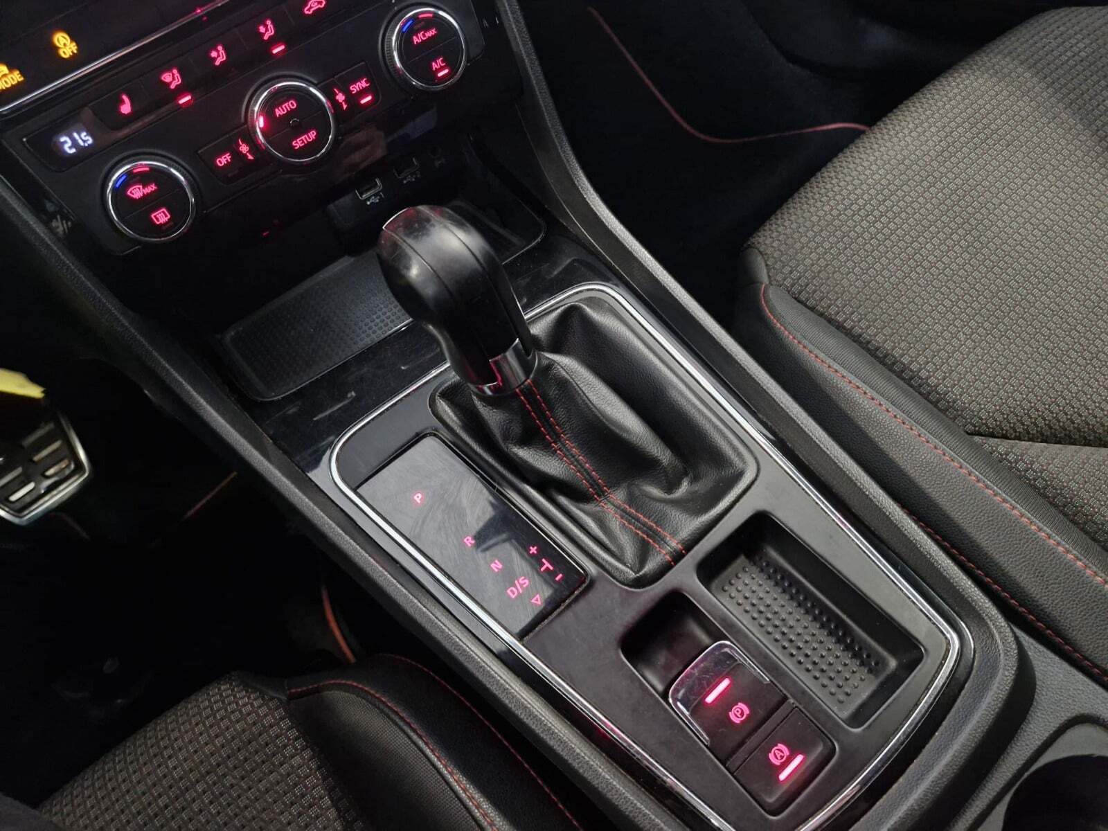 Blå Seat Leon fra 2018