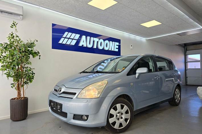 Blå Toyota Corolla Verso fra 2005