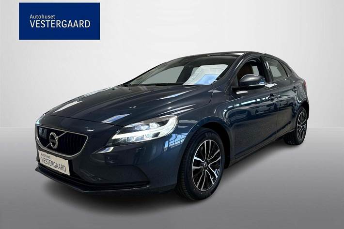 Blå Volvo V40 fra 2019 set udefra