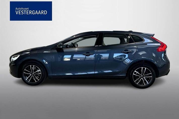 Blå Volvo V40 fra 2019