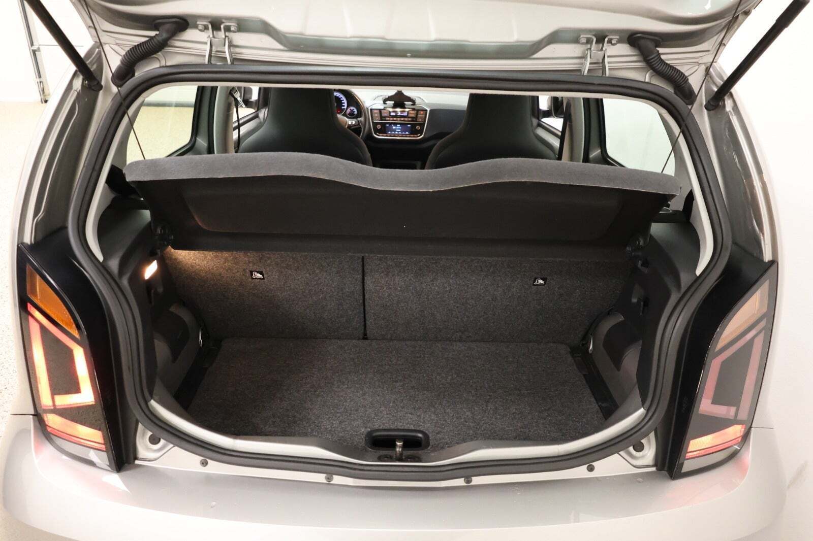 Grå VW UP! fra 2018