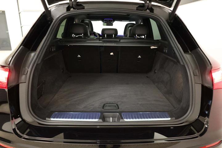 Sort Mercedes EQE43 SUV fra 2023