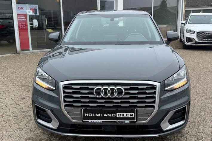 Grå Audi Q2 fra 2018