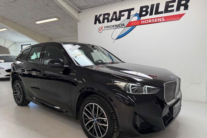 Sort BMW iX1 fra 2025