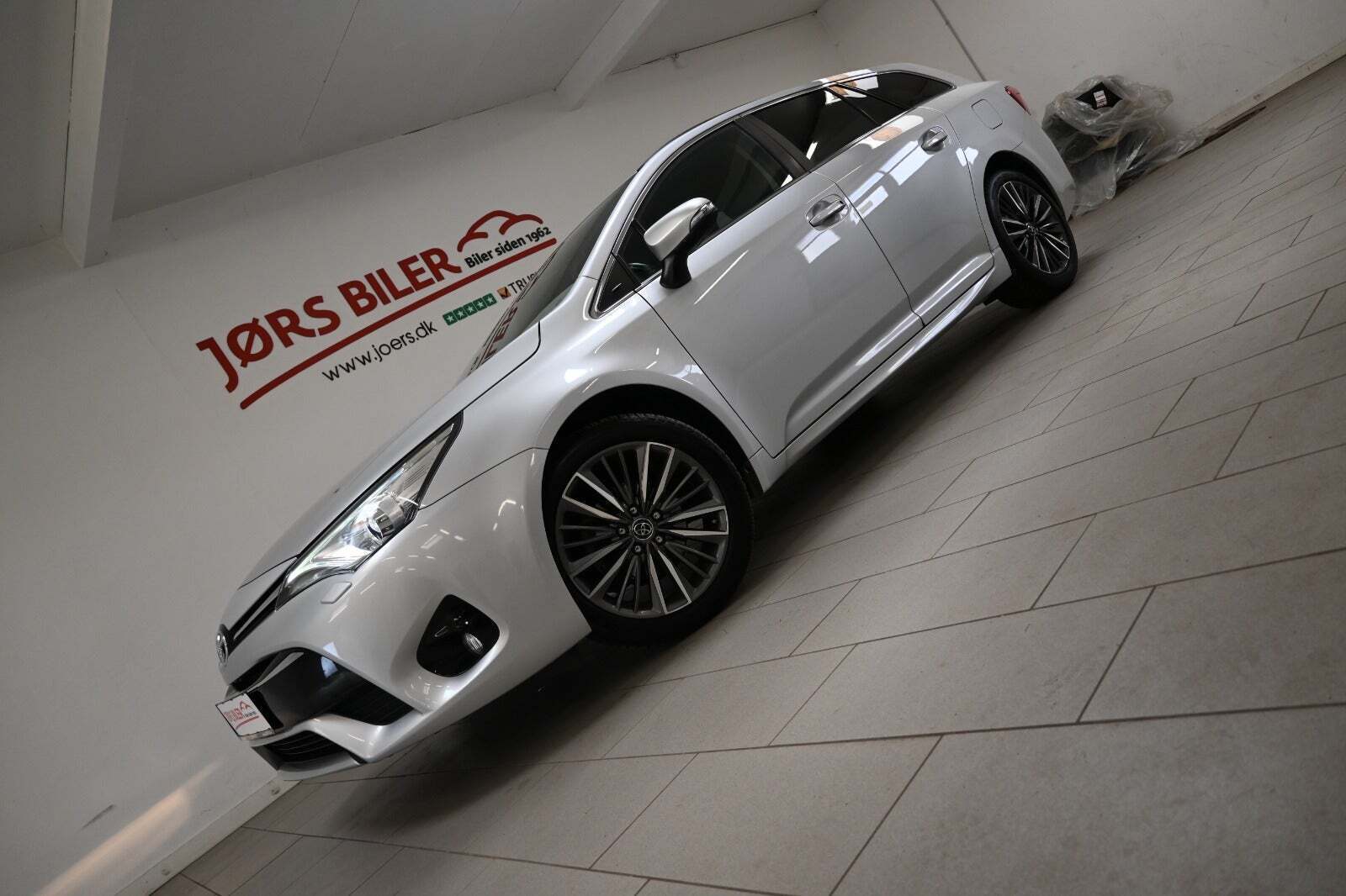 Toyota Avensis 1,8 VVT-i T2 Selected Touring Sports MDS