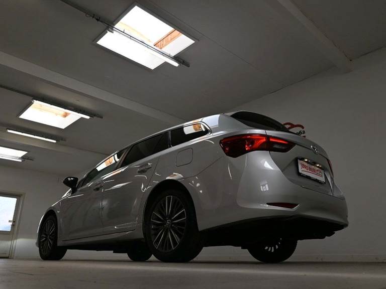 Toyota Avensis 1,8 VVT-i T2 Selected Touring Sports MDS