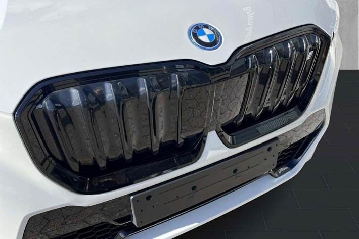 Hvid BMW iX1 fra 2023