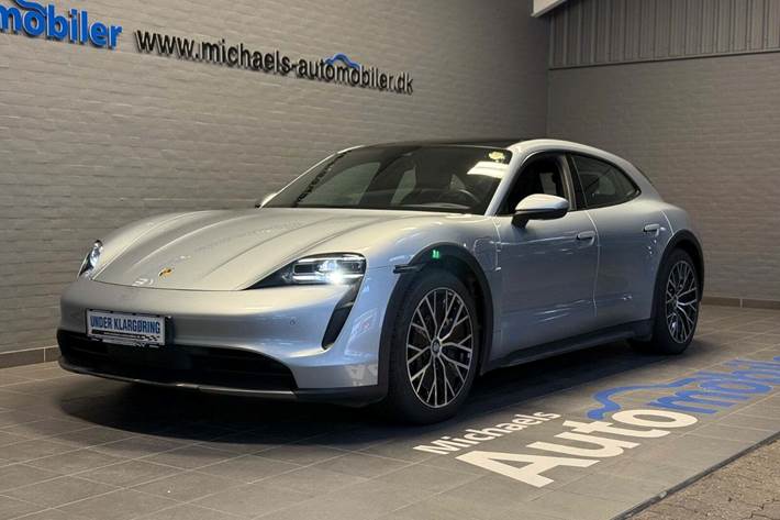 Sølv Porsche Taycan 4 fra 2023