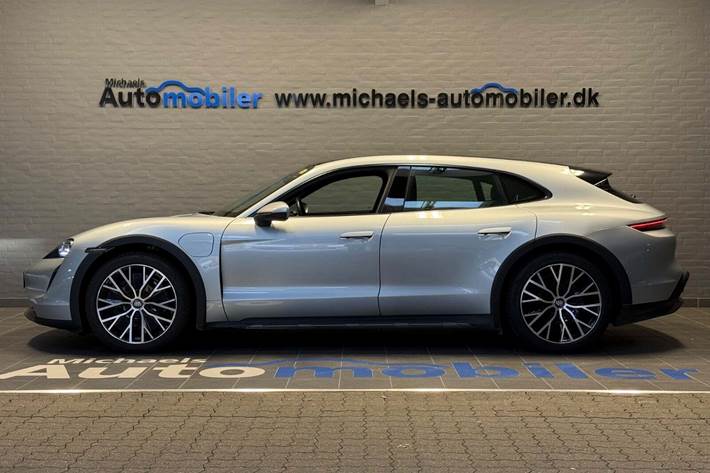 Sølv Porsche Taycan 4 fra 2023