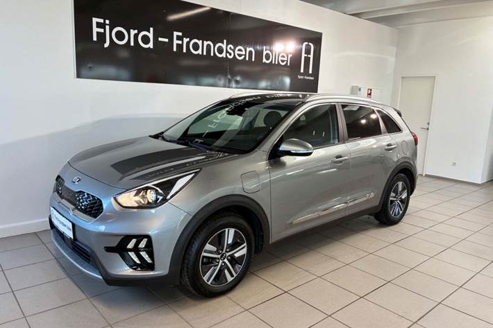 Grå Kia Niro fra 2021