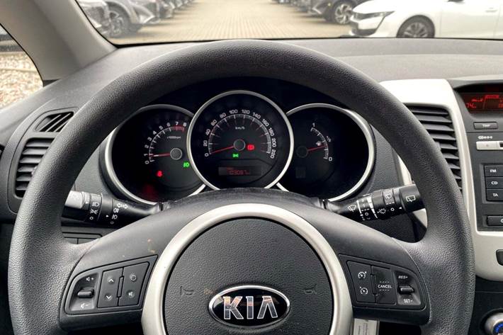 Beige Kia Venga fra 2015