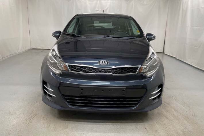 Blå Kia Rio fra 2016