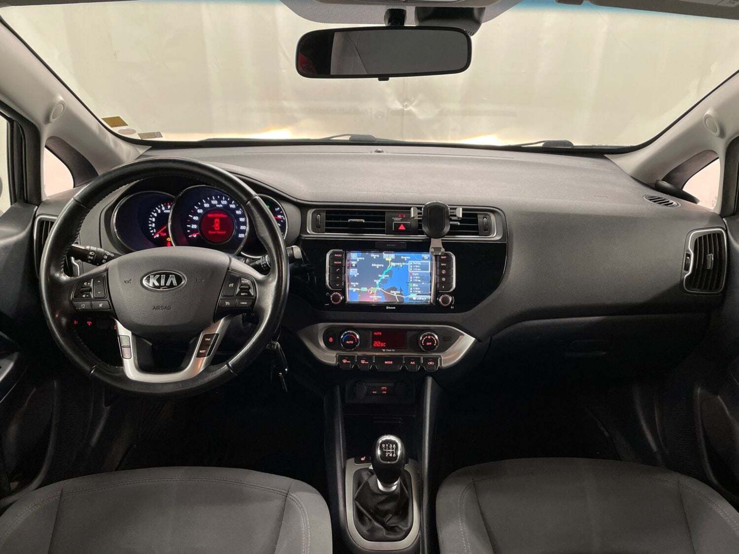 Blå Kia Rio fra 2016