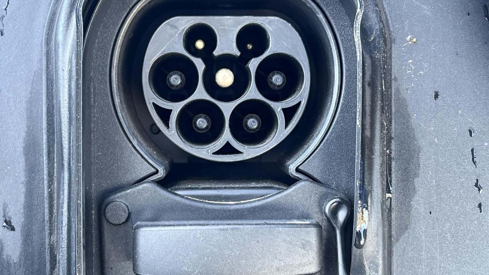 Blå Opel Astra-e fra 2023