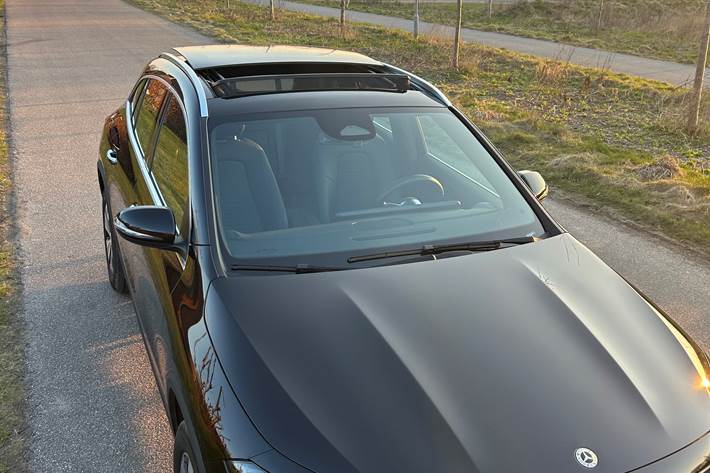 Sort Mercedes EQA 250 fra 2024