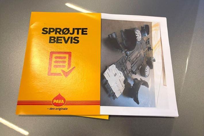 Grå Peugeot 308 fra 2021