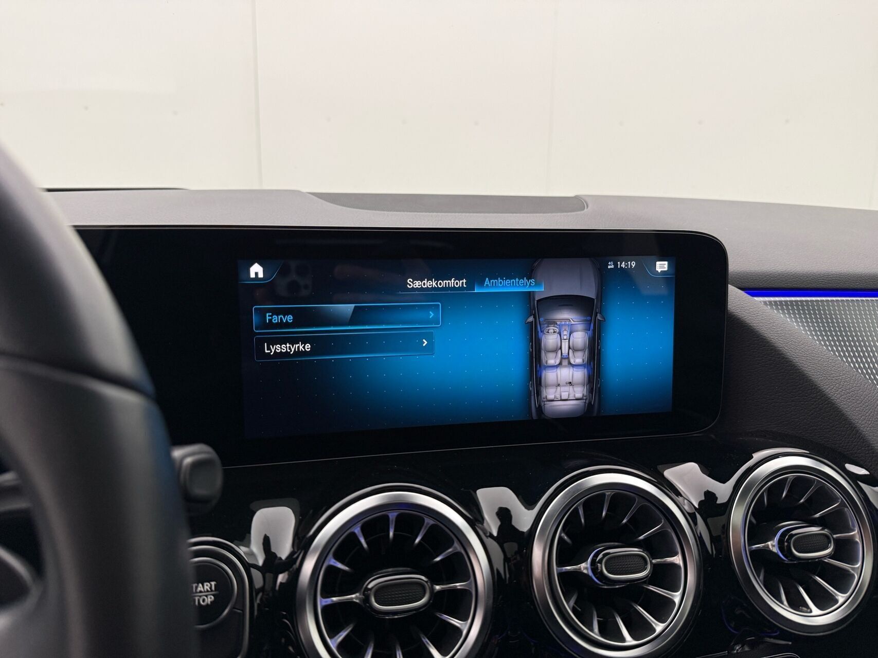 Grå Mercedes EQA250 fra 2021