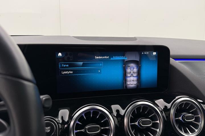 Grå Mercedes EQA250 fra 2021