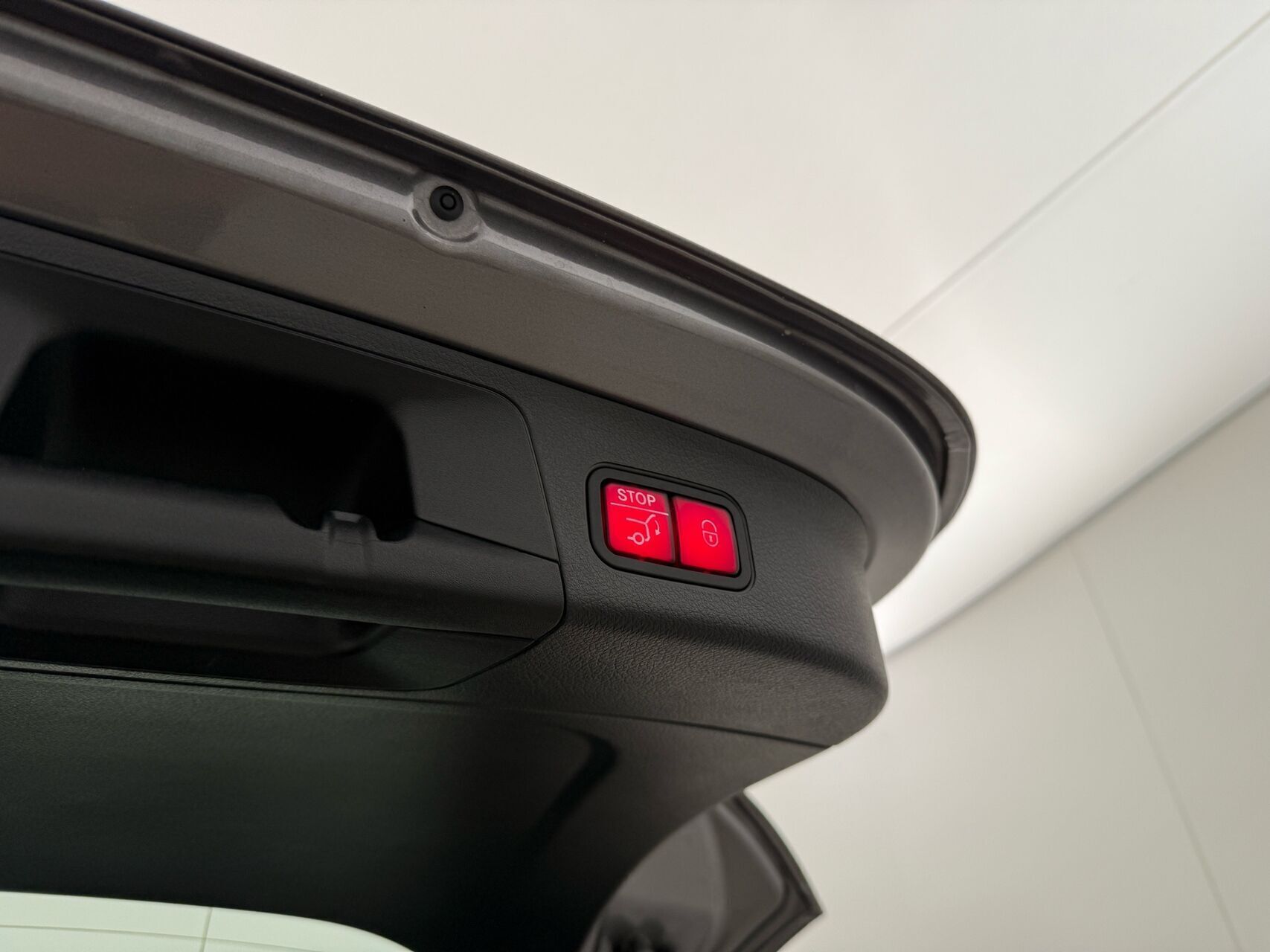 Grå Mercedes EQA 250 fra 2021