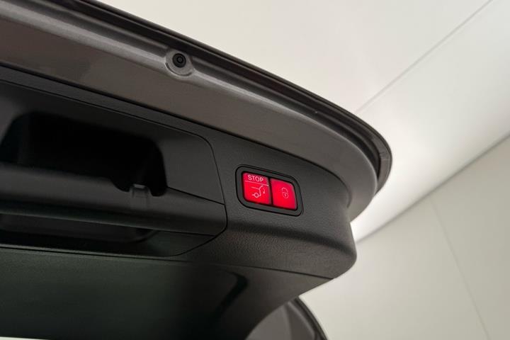 Grå Mercedes EQA250 fra 2021