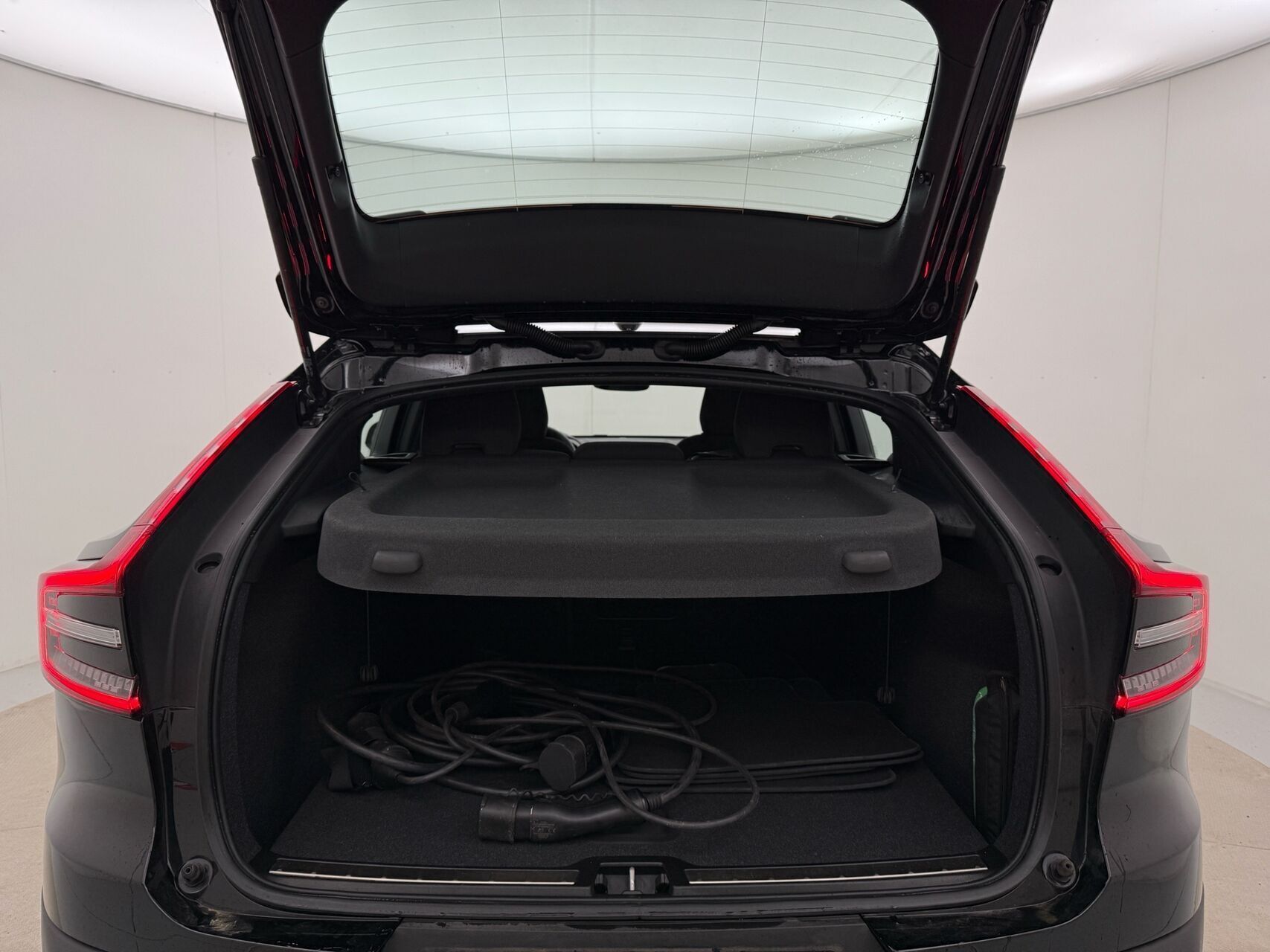 Sort Volvo C40 fra 2023