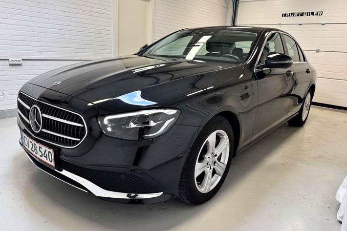Sort Mercedes E300 fra 2021