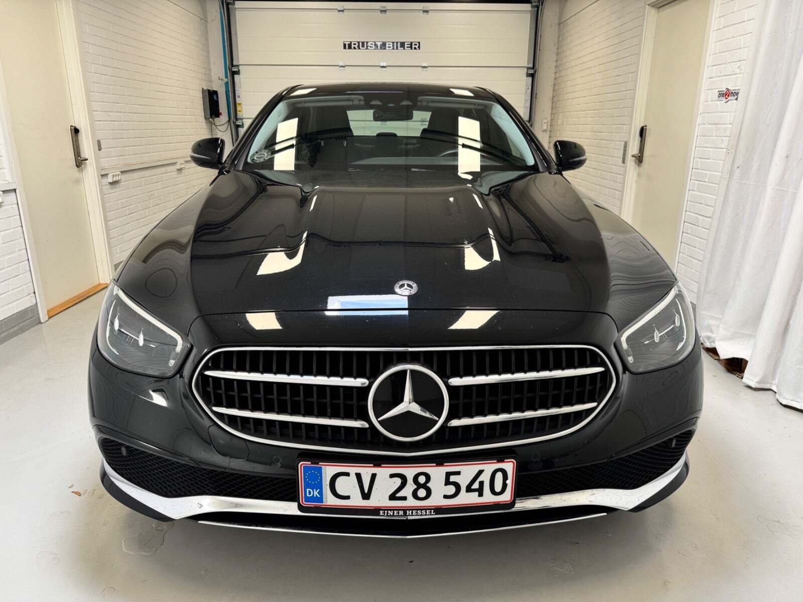 Mercedes E300 2,0 Advantage AMG aut.